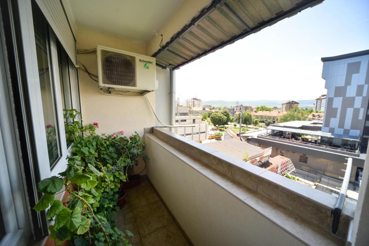 Apartman Centar Lux Apartment Pirot Exterior foto